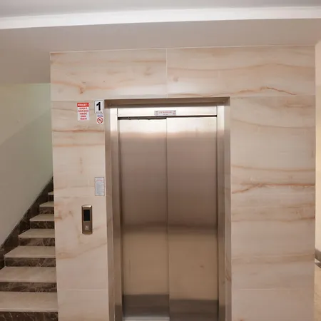 Arti̇m 公寓式酒店 3*