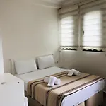Ξενοδοχείο με διαμερίσματα Arti̇m 3*