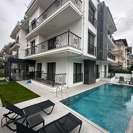 Arti̇m Aparthotel